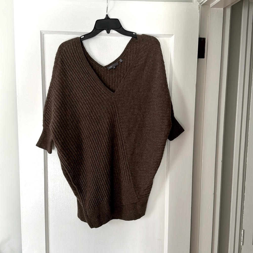Vince. Wool sweater.